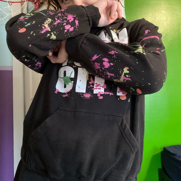 Slightly used black graffiti hoodie - Picture 4 of 5